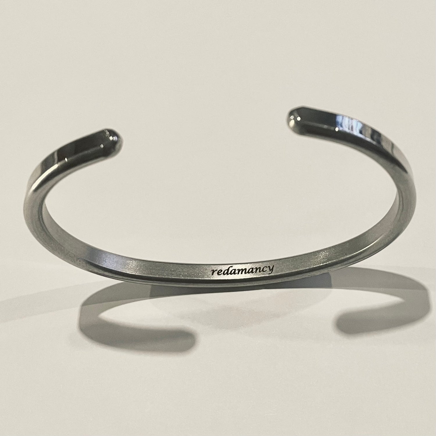 Edelstahl Armband schmal mit Gravur und einer Botschaft für den Lieblingsmenschen