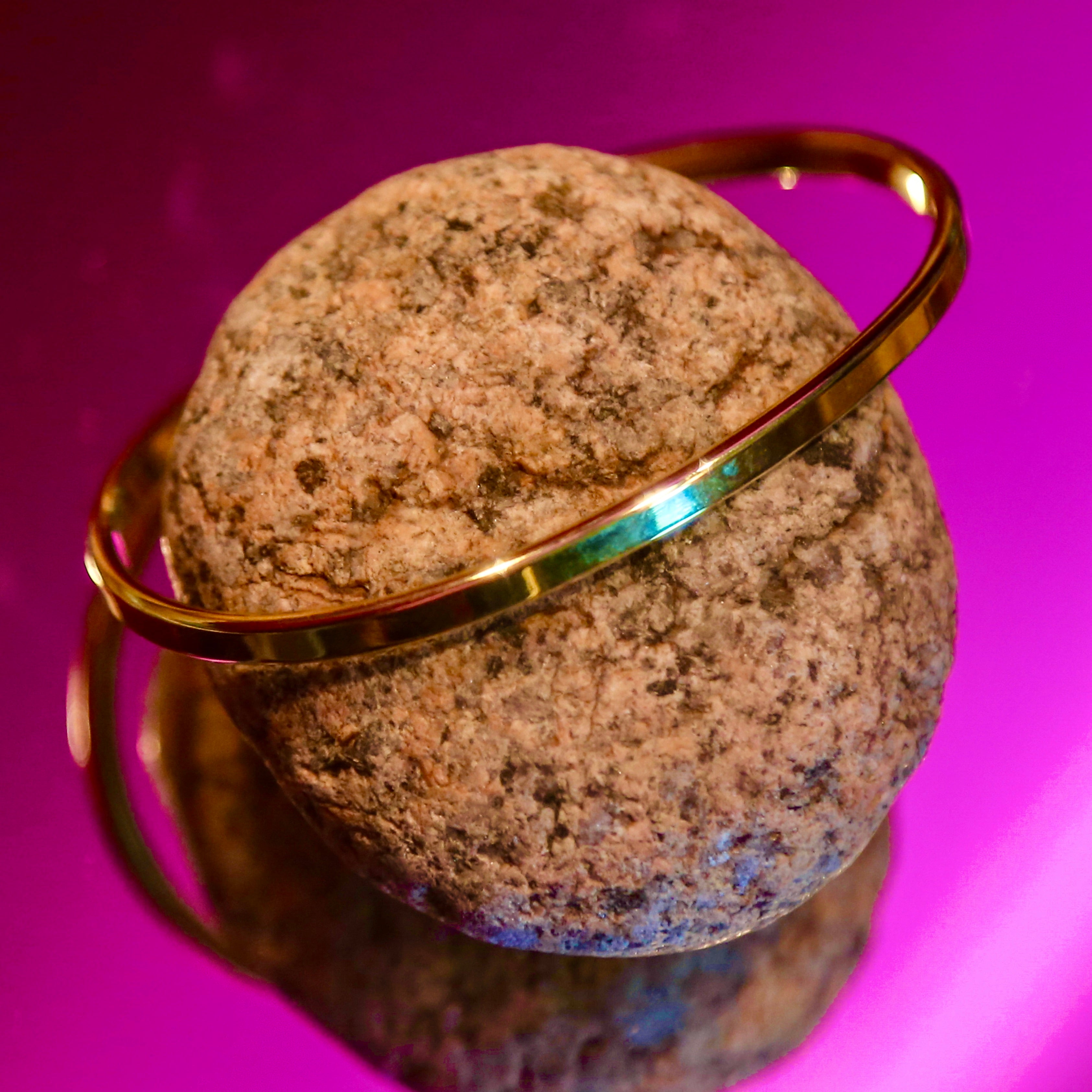 Kupfer Armreif schmal – filigrane Eleganz, perfekt als Paararmband oder Freundschaftsarmband.