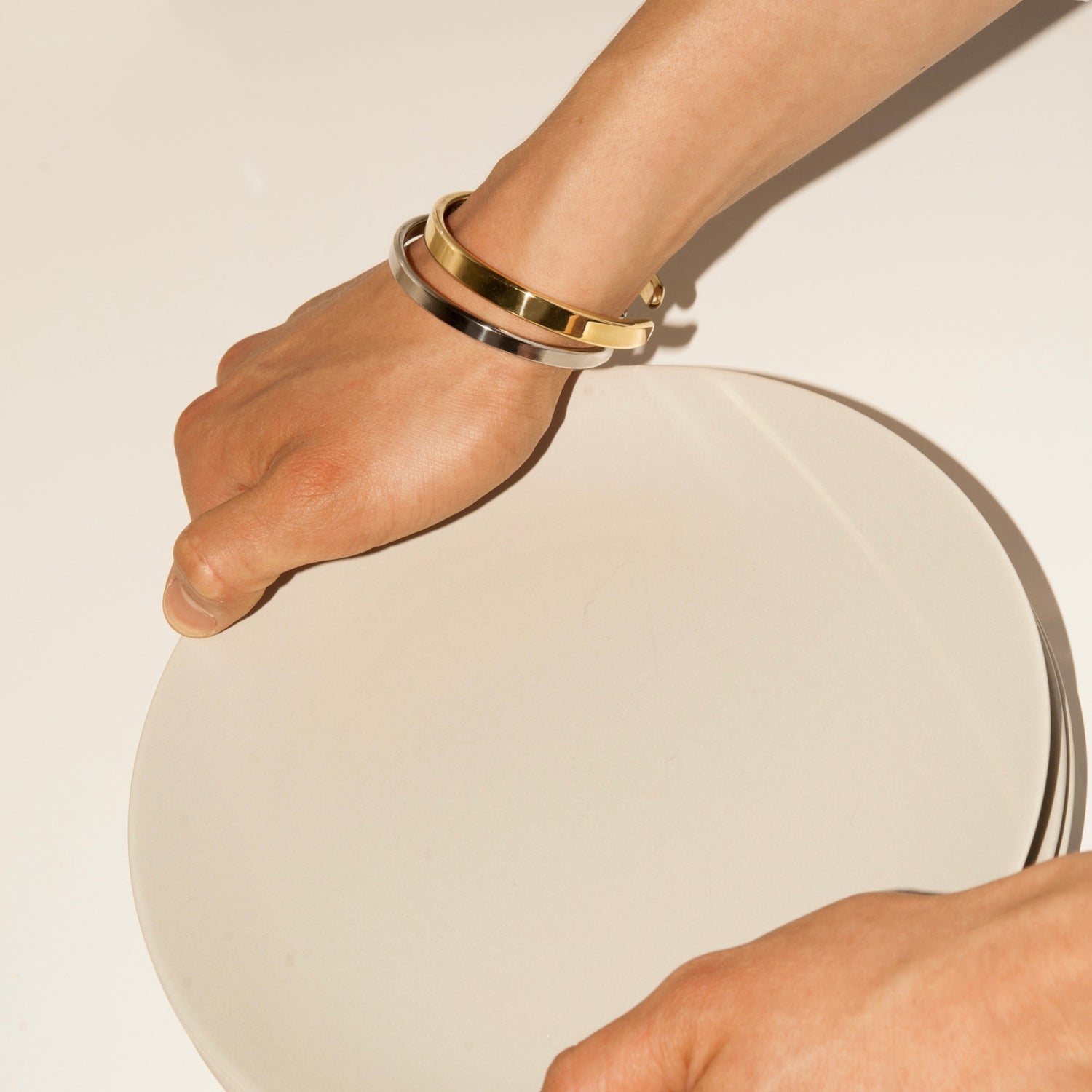 Schmaler Armreif aus edlem Sterling-Silber – handgefertigt, schlicht & zeitlos | LOIS MATHAR