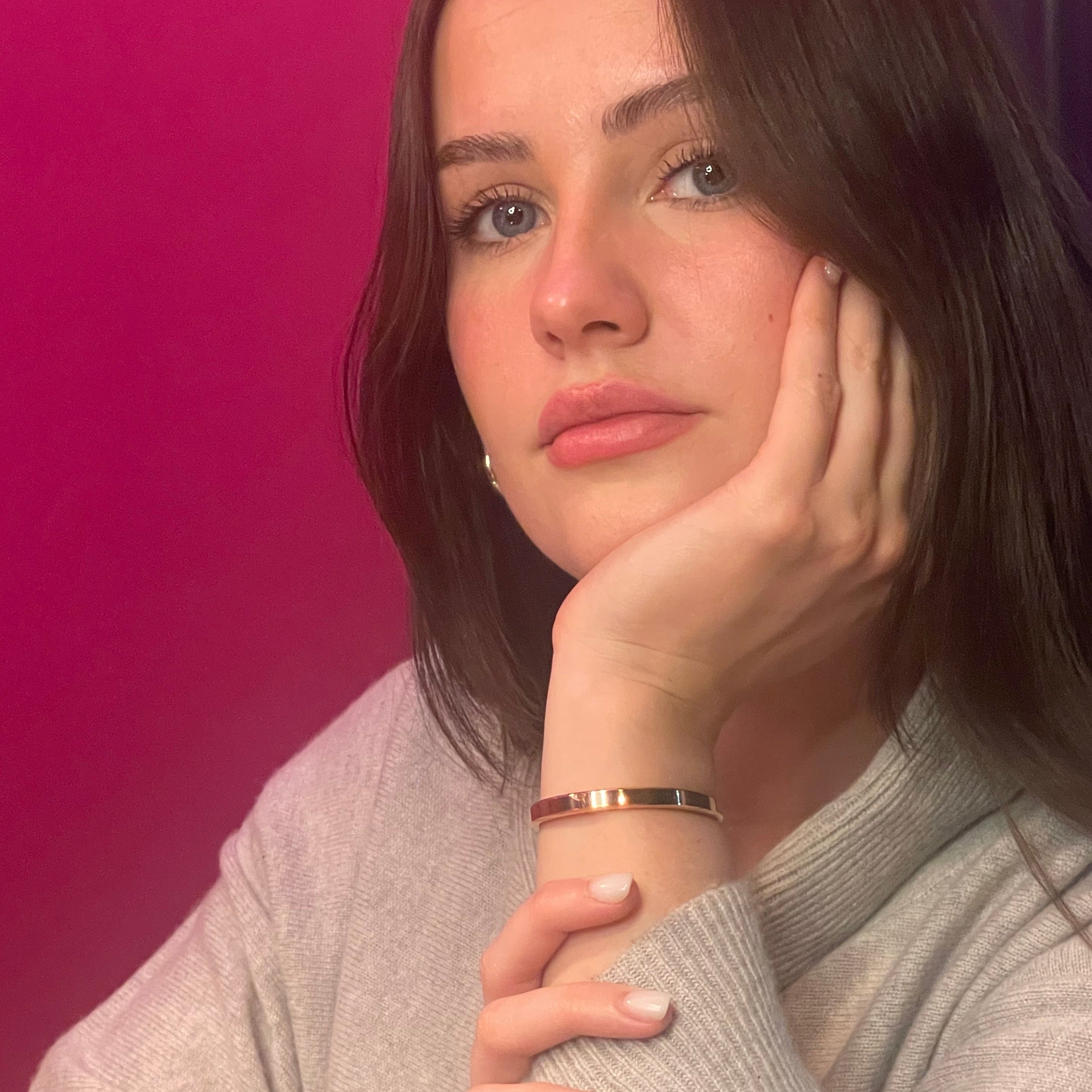 Armreif Messing mit feiner Laser-Gravur – Sie macht das Armband zum Schmuck mit Seele | LOIS MATHAR