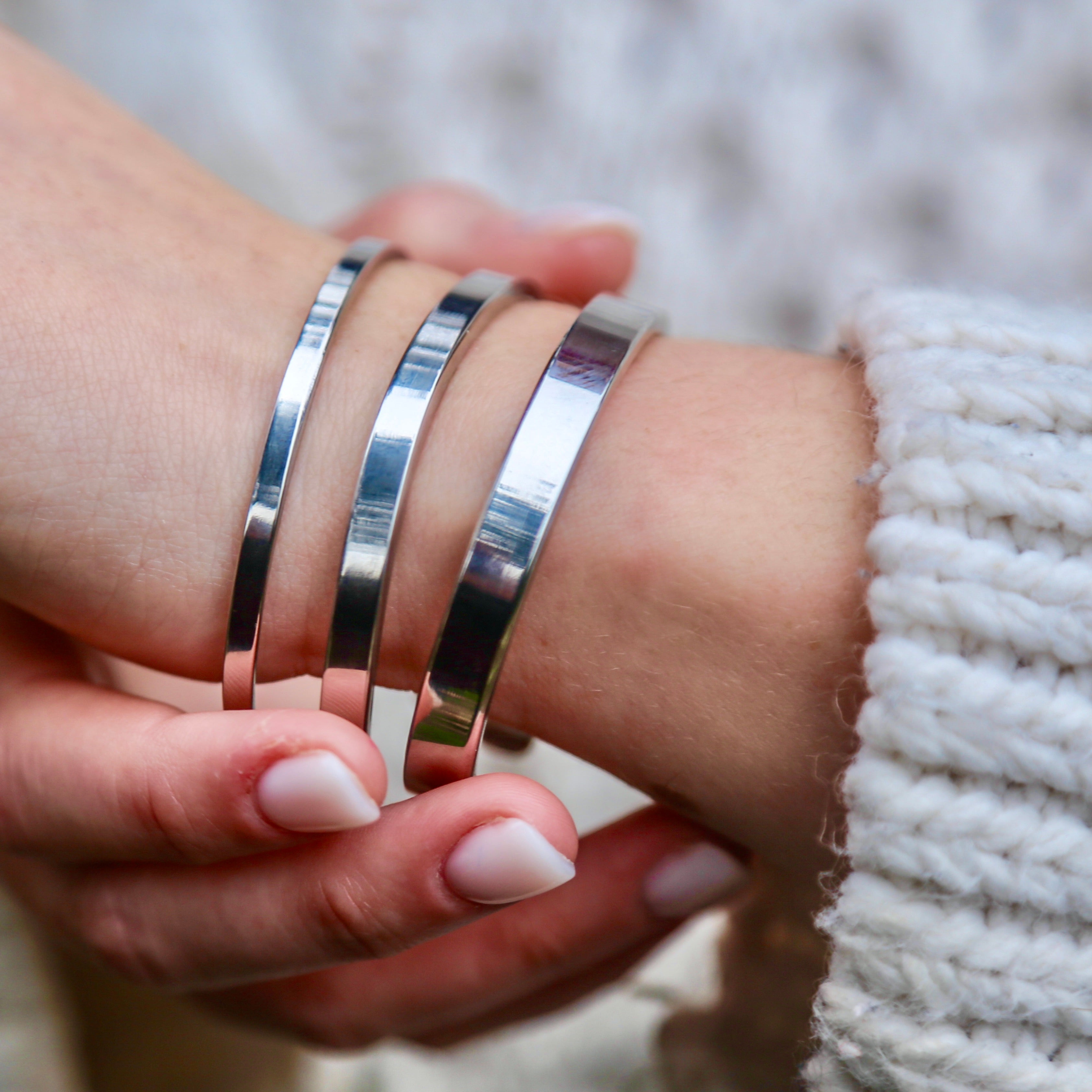Schmaler Armreif aus edlem Sterling-Silber – handgefertigt, schlicht & zeitlos | LOIS MATHAR