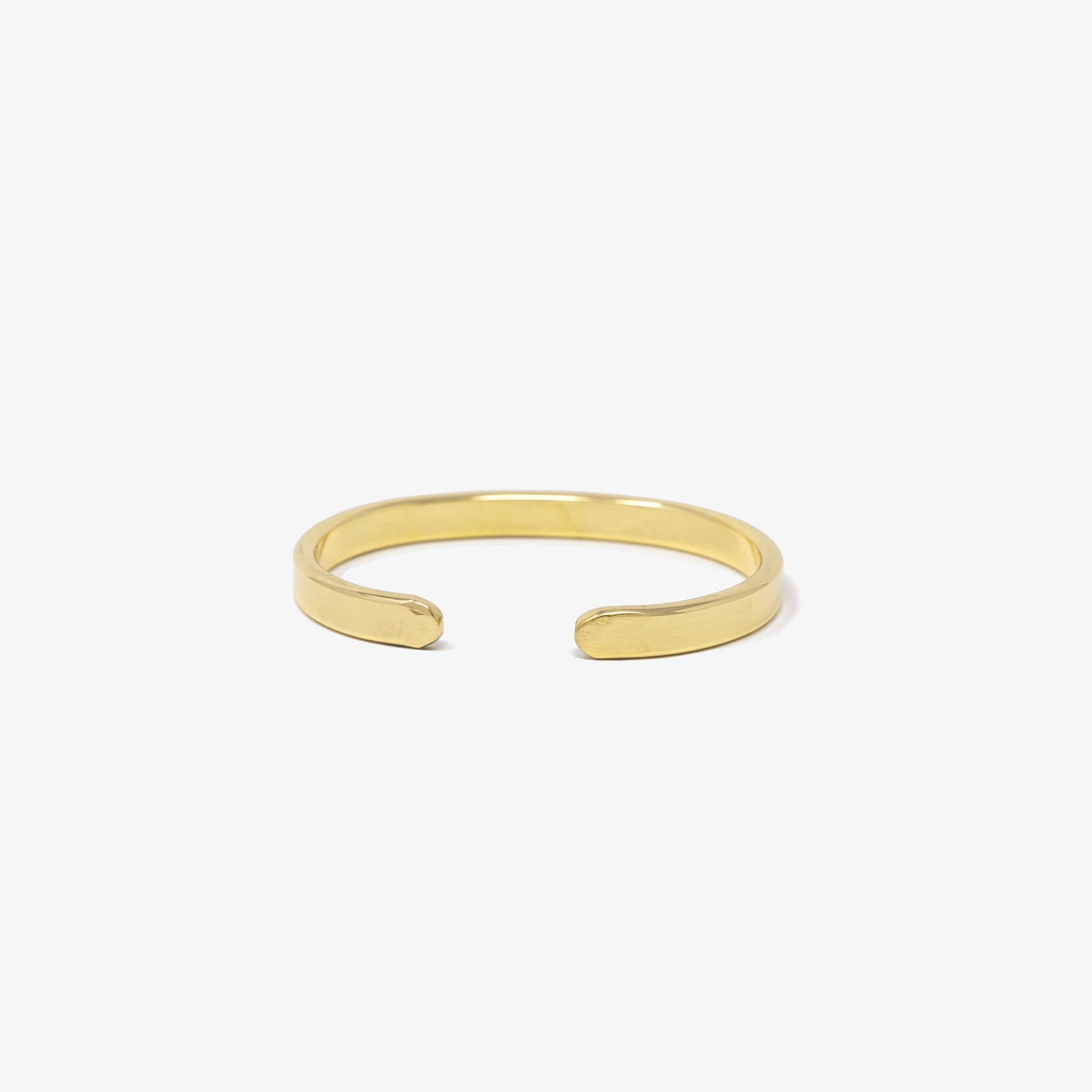 Breiter Armreif aus Messing –goldglänzender  Statement-Schmuck. Ein Armband, mit dem Zeug zum Lieblingsstück  | LOIS MATHAR