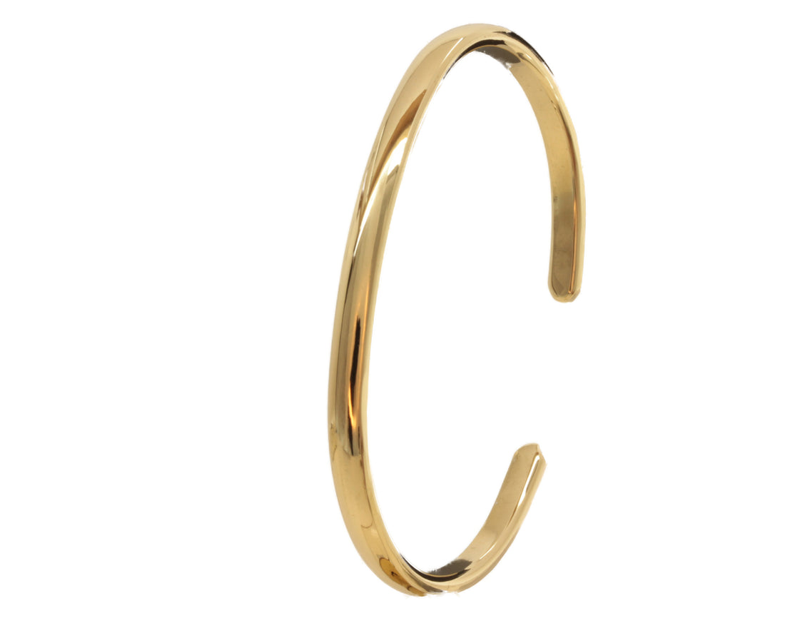 Halbrunder Messing Armreif, goldglänzend & minimalistisch. Ein handgeschmiedetes Armband - elegant & alltagstauglich | LOIS MATHAR“